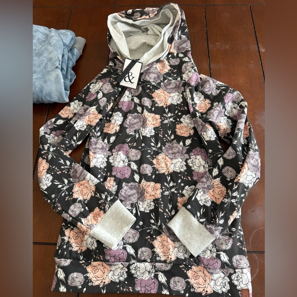 Youth Large Sweater ampersand avenue